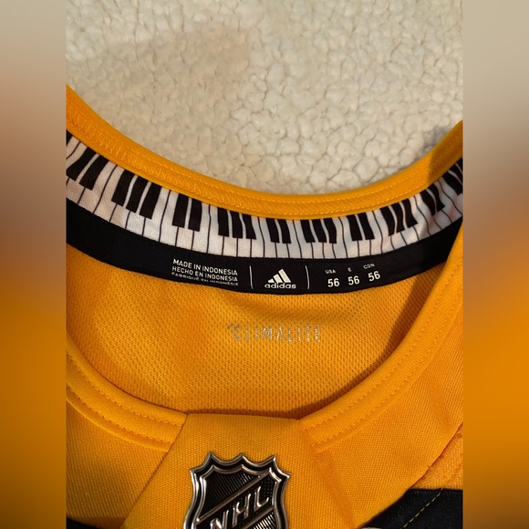 adidas Men’s Size 56 Nashville  Predator  Gold and White Hockey Jersey. - Picture 3 of 8
